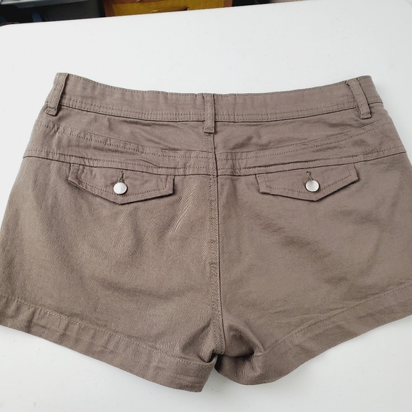 Lascana Shorts Pleat Front - Picture 2 of 9